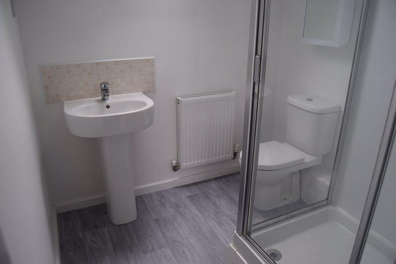 Bed 1 en suite