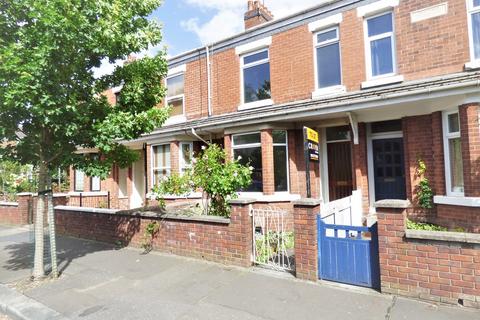 3 bedroom terraced house to rent, Henrietta Street, Old Trafford