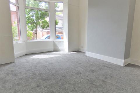 3 bedroom terraced house to rent, Henrietta Street, Old Trafford