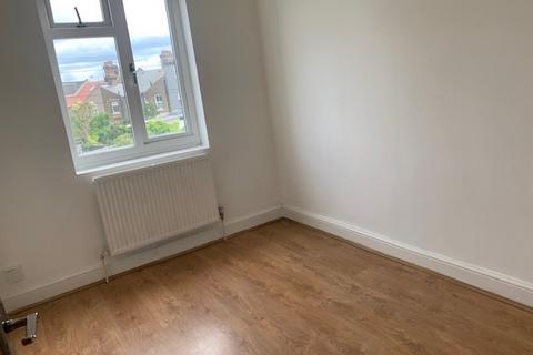 2 bedroom flat to rent - Forest Road, Walthamstow, E17