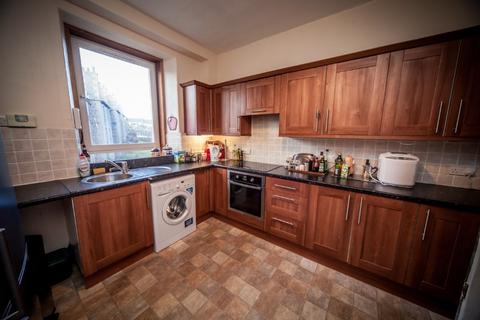 3 bedroom flat to rent, Urquhart Road, City Centre, Aberdeen, AB24