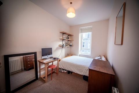 3 bedroom flat to rent, Urquhart Road, City Centre, Aberdeen, AB24