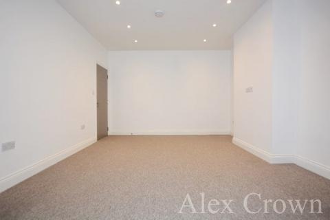3 bedroom flat to rent, Station Approach, Sudbury Hill