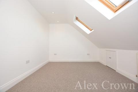 3 bedroom flat to rent, Station Approach, Sudbury Hill