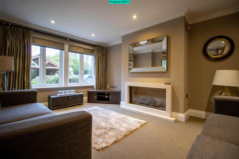 4 bedroom terraced house to rent, 1 Park Avenue, Roundhay, Leeds, LS8 2JJ