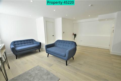 1 bedroom flat to rent, Clarence Court, The Broadway, London, NW7 4RP