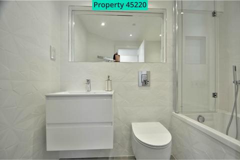 1 bedroom flat to rent, Clarence Court, The Broadway, London, NW7 4RP