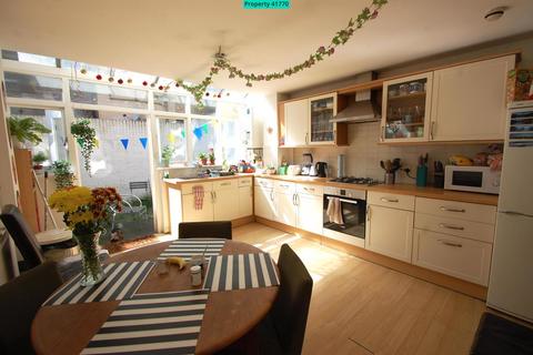 5 bedroom terraced house to rent, Parfett Street, London, E1