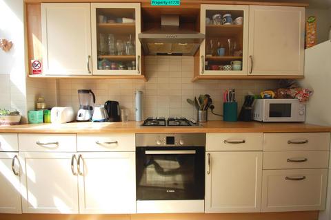 5 bedroom terraced house to rent, Parfett Street, London, E1