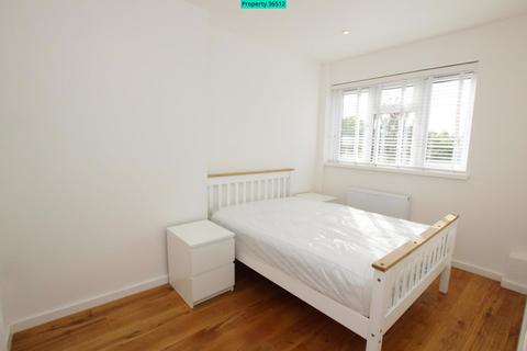 4 bedroom flat to rent, Gauden Road, London, SW4 6LU