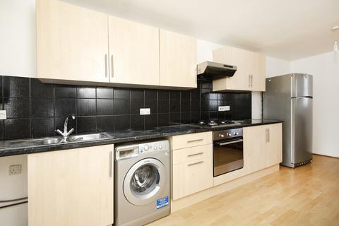 2 bedroom terraced house to rent, Gallon Close, Charlton, SE7