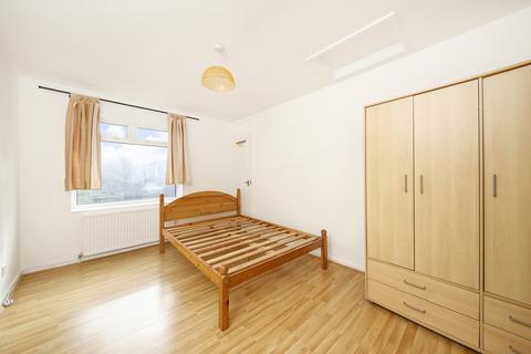 2 bedroom terraced house to rent, Gallon Close, Charlton, SE7