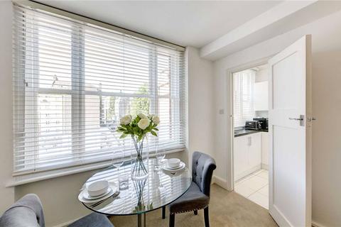 Studio to rent, Hill Street, Mayfair