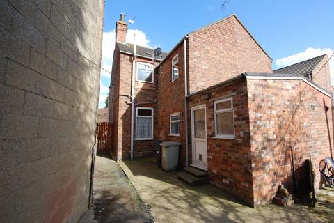 2 bedroom end of terrace house to rent, Eve Street, Louth