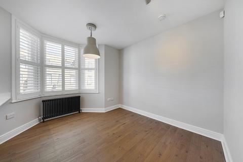 1 bedroom flat to rent, Tournay Road, London