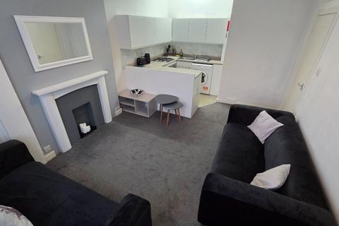 1 bedroom flat to rent, Bothwell Street, Easter Road, Edinburgh, EH7