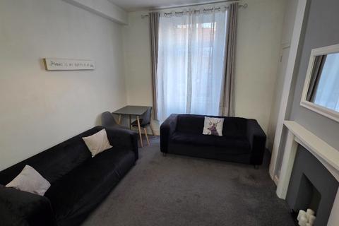 1 bedroom flat to rent, Bothwell Street, Easter Road, Edinburgh, EH7