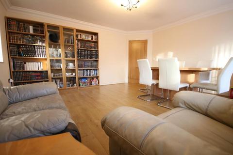 2 bedroom flat to rent, Edgware HA8