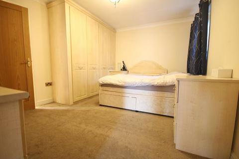 2 bedroom flat to rent, Edgware HA8