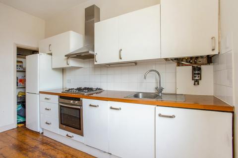 2 bedroom apartment to rent, Shacklewell Lane, Hackney, London, E8