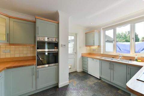 4 bedroom detached house to rent, Chadacre Road, Stoneleigh