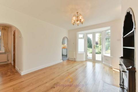 4 bedroom detached house to rent, Chadacre Road, Stoneleigh