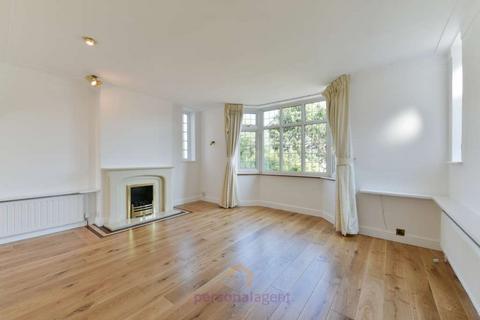 4 bedroom detached house to rent, Chadacre Road, Stoneleigh