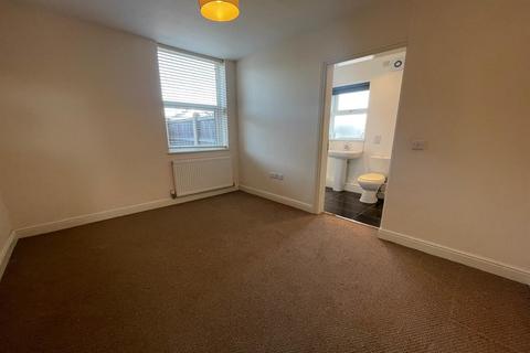 2 bedroom apartment to rent, Montague Street, Beeston, NG9 1BA