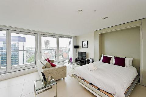 Studio to rent, Bezier Apartments, 91 City Road, Old Street, London, EC1Y
