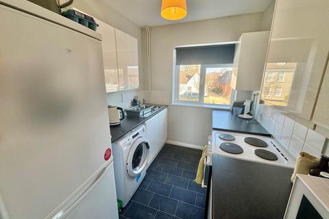 2 bedroom maisonette to rent, High Street, Chalgrove