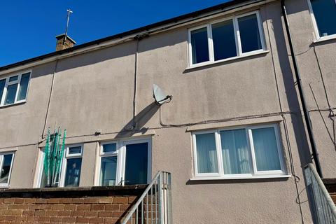 2 bedroom maisonette to rent, High Street, Chalgrove