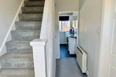 2 bedroom maisonette to rent, High Street, Chalgrove