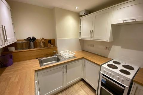 2 bedroom flat to rent, Teviot Place, Old Town, Edinburgh, EH1