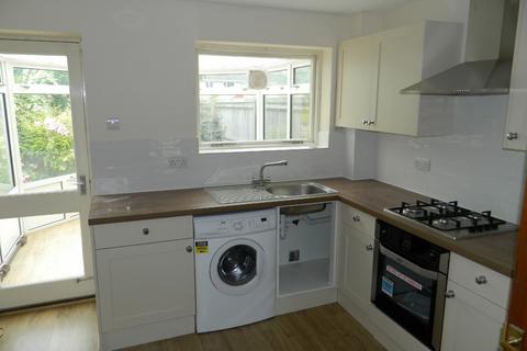 2 bedroom terraced house to rent, Pensclose, Witney OX28