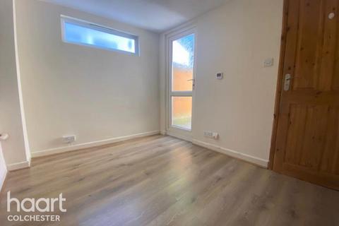 2 bedroom terraced house to rent, Shrubland Road, Colchester