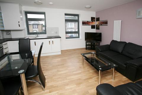 2 bedroom flat to rent, Green Lane, Ilford, Essex