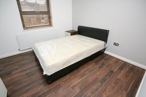 2 bedroom flat to rent, Green Lane, Ilford, Essex