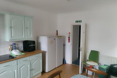 1 bedroom in a house share to rent, NIGHTINGALE ROAD, WILLESDEN JUNCTION, LONDON NW10