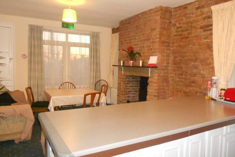 1 bedroom in a house share to rent, HOLLAND ROAD, KENSAL GREEN, LONDON NW10