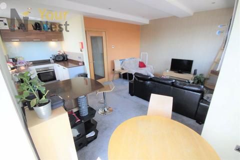 3 bedroom apartment to rent, Apartment 11, The Lounge Apartments, Headingley, LS6 3HU