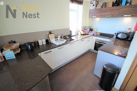 3 bedroom apartment to rent, Apartment 11, The Lounge Apartments, Headingley, LS6 3HU