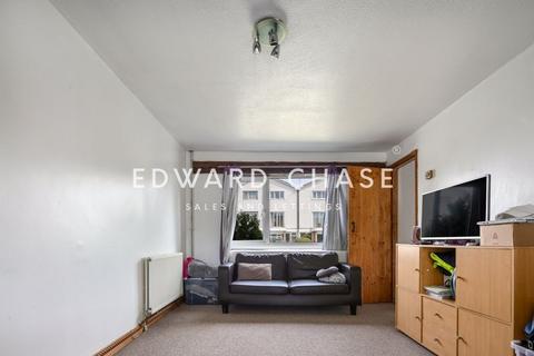 3 bedroom terraced house to rent, Evesham Road, London, E15