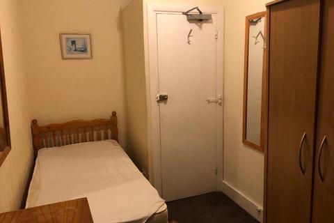 1 bedroom in a house share to rent, Single Room, Saxby Street, Leicester