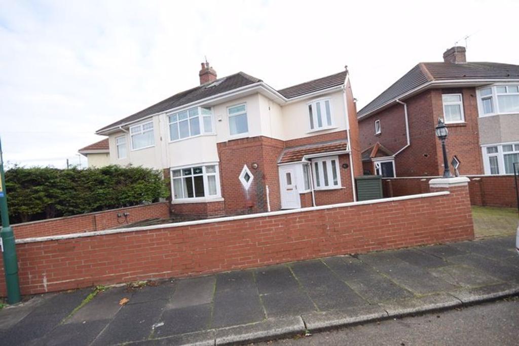 Warwick Road, South Shields 4 bed semidetached house £750 pcm (£173 pw)