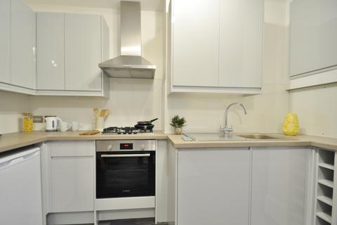 1 bedroom apartment to rent, Reynolds Road, Chiswick W4 5AR