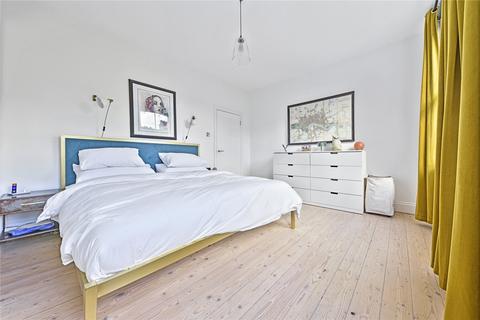 2 bedroom terraced house to rent, Wellington Row, Columbia Road, Hackney, London