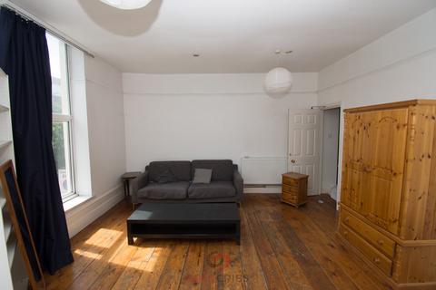 3 bedroom flat to rent, Caledonian Road, Islington, , London  N7