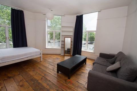 3 bedroom flat to rent, Caledonian Road, Islington, , London  N7