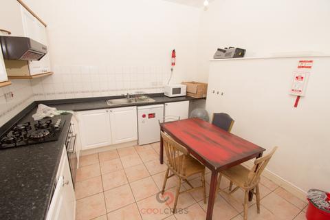 3 bedroom flat to rent, Caledonian Road, Islington, , London  N7