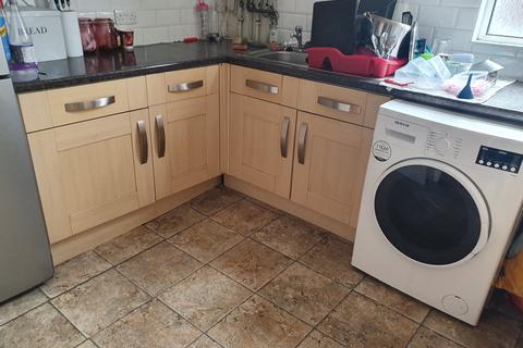 5 bedroom flat to rent, Headingley Mount, Headingley, Leeds LS6